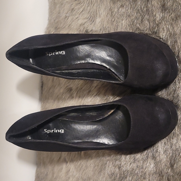 Black high heels - Picture 3 of 4